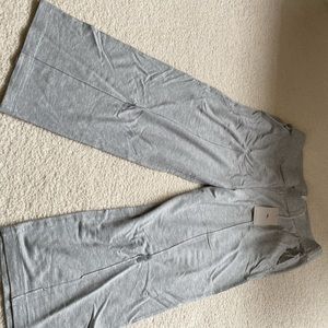Tommy Bahamas large gray wide leg capris pants.